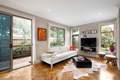 Property photo of 2/49 Wetherby Road Doncaster VIC 3108