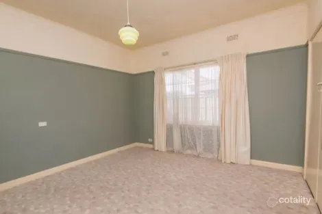 Property photo of 35 Princes Crescent Shepparton VIC 3630