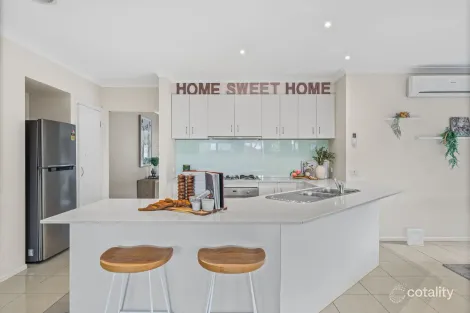 Property photo of 7 Pashia Grove Pakenham VIC 3810