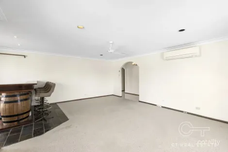 Property photo of 10 Silverton Drive Ferntree Gully VIC 3156