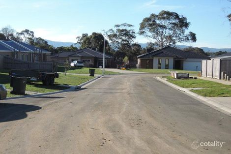 Property photo of 4 McKernan Place Gisborne VIC 3437