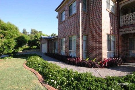 Property photo of 2 Honeyeater Crescent Blaxland NSW 2774