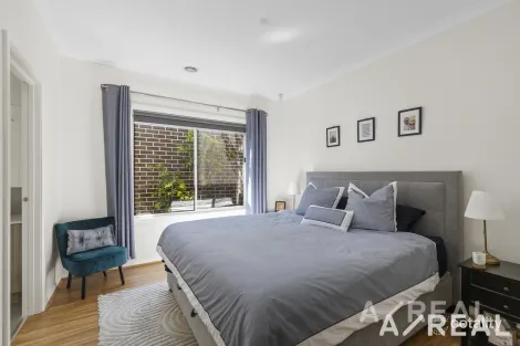 Property photo of 11 Savoy Road Wollert VIC 3750