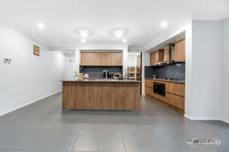 Property photo of 37 Arena Circuit Strathtulloh VIC 3338