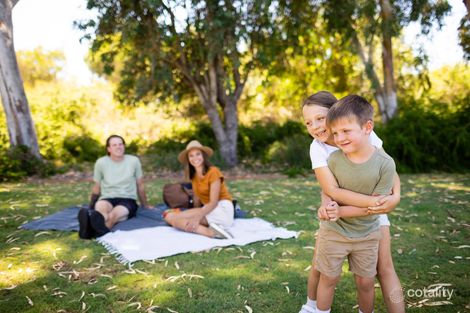 23 Grazier Way, Piara Waters, WA 6112