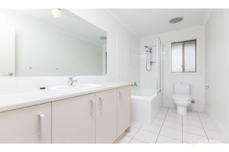 Property photo of 3 Clint Close Gracemere QLD 4702