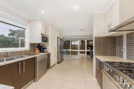 Property photo of 17 Leighton Crescent Deer Park VIC 3023