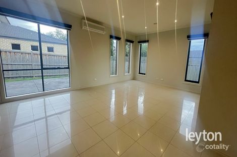 Property photo of 30 Ellen Road Narre Warren South VIC 3805