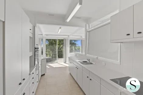 Property photo of 10 Rembrandt Drive Merewether Heights NSW 2291