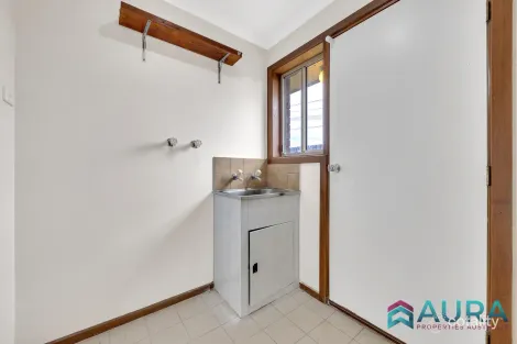 Property photo of 1/24 Oriole Drive Werribee VIC 3030