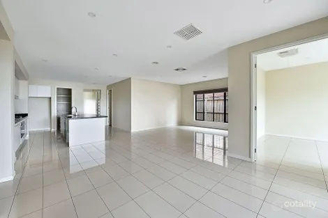 Property photo of 4 Middle Way Mickleham VIC 3064