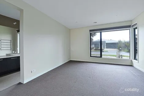 Property photo of 4 Middle Way Mickleham VIC 3064