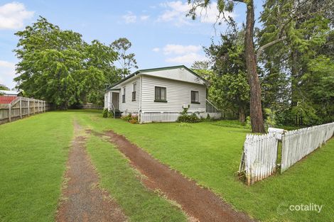 17 Esmond St, Rockville, QLD 4350
