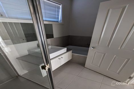 Property photo of 19 Wombat Court Narre Warren South VIC 3805