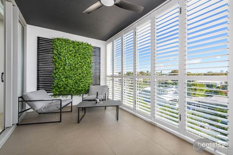 406/17 Bath St, Labrador, QLD 4215