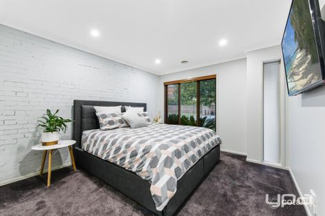 Property photo of 4 Holcolme Street Caroline Springs VIC 3023
