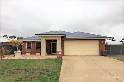 11 Cartledge Ave, Mount Clear, VIC 3350