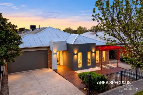 Property photo of 19 Baddeley Circuit Cranbourne North VIC 3977