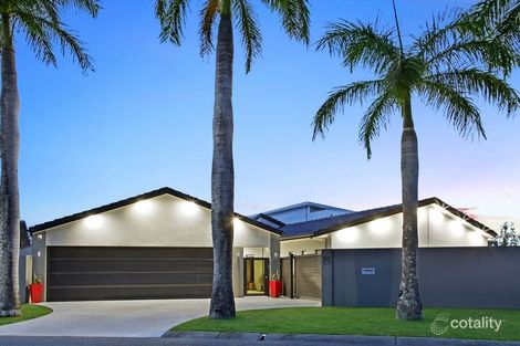 Property photo of 8 Village Low Road Benowa QLD 4217