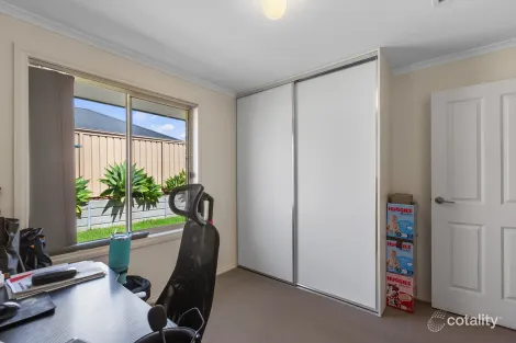 Property photo of 32 Lanyard Road Seaford Meadows SA 5169