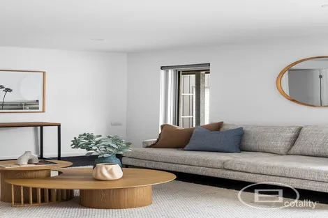 Property photo of 18 Hillsyde Parade Strathmore VIC 3041