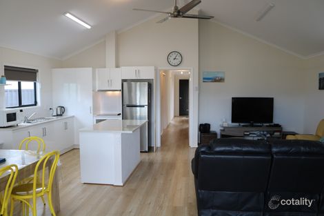 Property photo of 4 Hawk Road Port Vincent SA 5581
