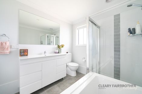 Property photo of 10 Fairleigh Place Kelso NSW 2795