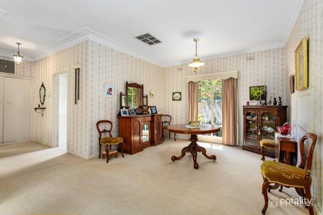 Property photo of 14 Magnolia Road Ivanhoe VIC 3079