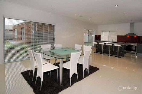 Property photo of 13 Otago Loop Caroline Springs VIC 3023