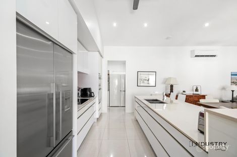 Property photo of 14 Anchor Close Trinity Beach QLD 4879