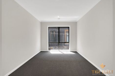Property photo of 7 Foal Circuit Fraser Rise VIC 3336