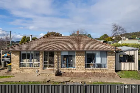 Property photo of 35 Margaret Street Beaconsfield TAS 7270