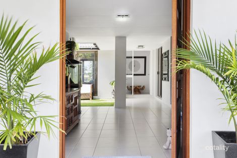 Property photo of 8 Alvarado Court Broadbeach Waters QLD 4218