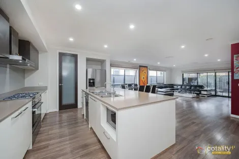 Property photo of 348 Highlander Drive Craigieburn VIC 3064