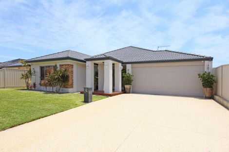 Property photo of 92 Waterfoot Loop Canning Vale WA 6155