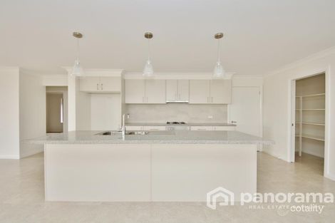 Property photo of 14 Granite Rise Kelso NSW 2795