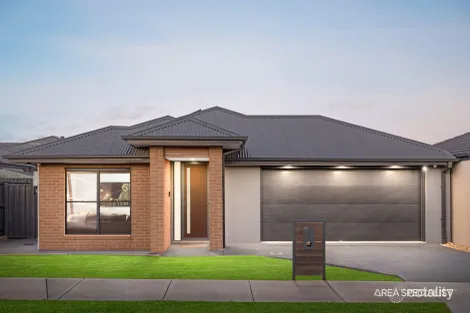 33 Maplewood Cct, Truganina, VIC 3029