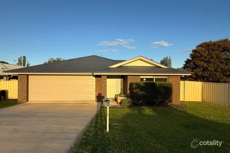 78 Carstens St, Lavington, NSW 2641