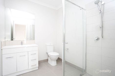 Property photo of 32 Little Windrock Lane Craigieburn VIC 3064