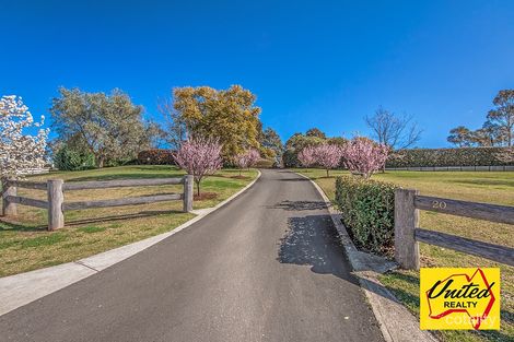 Property photo of 20 Harben Vale Circuit Grasmere NSW 2570