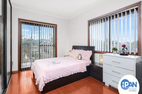 Property photo of 16 Old Kent Road Greenacre NSW 2190