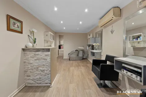 Property photo of 16 Tanderra Crescent Ngunnawal ACT 2913