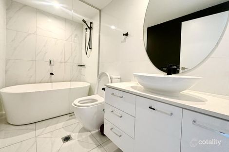 Property photo of 31209/5 Harbour Side Court Biggera Waters QLD 4216