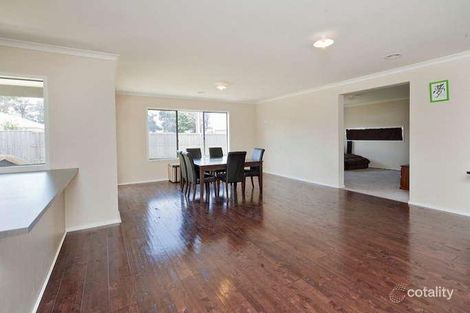 Property photo of 10 Alder Way Cranbourne VIC 3977