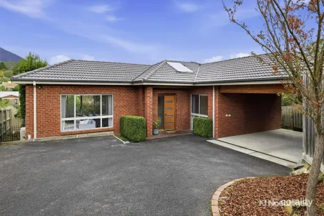 6a Gladesville Dr, Kilsyth, VIC 3137