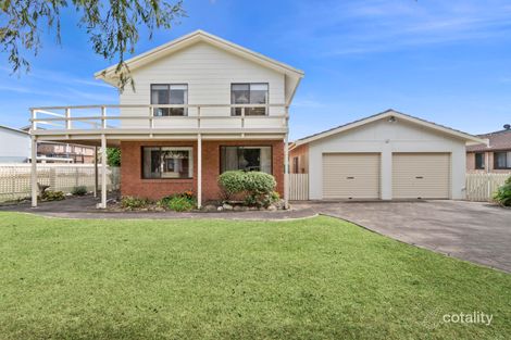 Property photo of 22 Hibiscus Close Maloneys Beach NSW 2536
