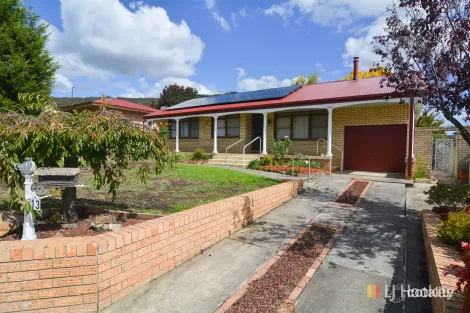 Property photo of 13 Maple Crescent Lithgow NSW 2790