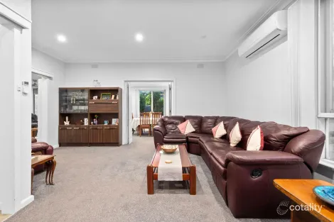 Property photo of 37 Damon Road Mount Waverley VIC 3149