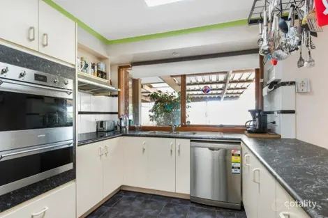 Property photo of 4 Melissa Court Hampton Park VIC 3976