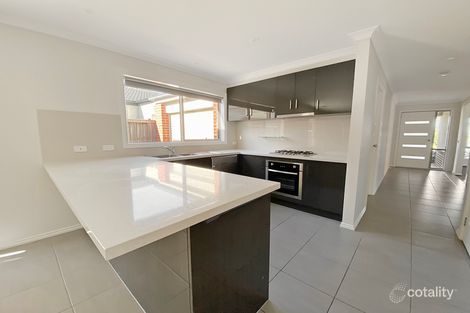 Property photo of 13 Featherdown Way Clyde North VIC 3978